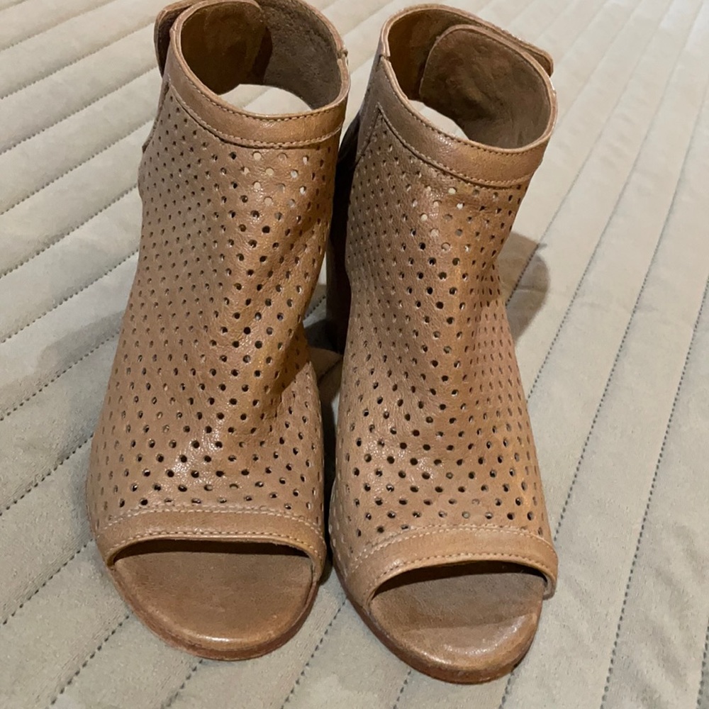 Steven by Steve Madden, size 38, tan leather